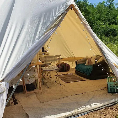 Luksusowy namiot Koppany Pines Rewild Escapes - Wild Bell Tents *